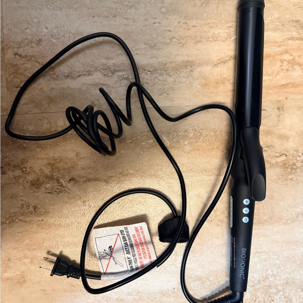 New Bio Ionic Black Curling Iron 1.25”
